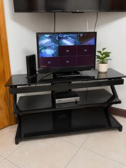 Modern Black Glass TV Stand – Excellent Condition