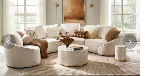 ✨ Z Gallerie Modern and Elegant Coffee Table (36”) – Like New ✨