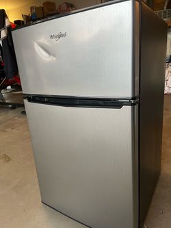 Whirlpool Mini Fridge with Top Freezer