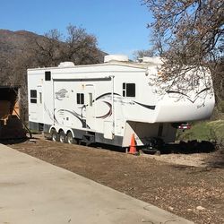 06 40 Foot trail with GARAGE