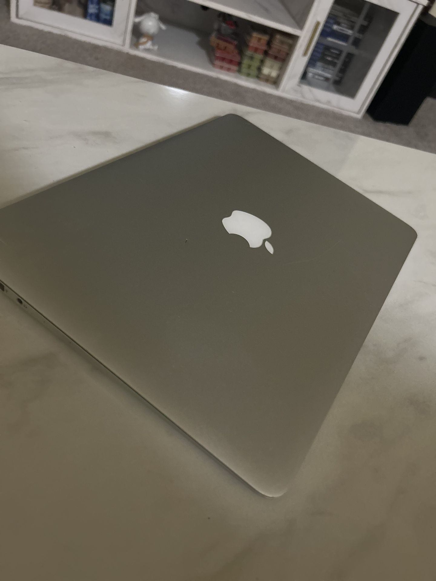MacBook (13-Inch, 2017) Grey 