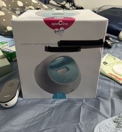 Breast pumps with accessories
