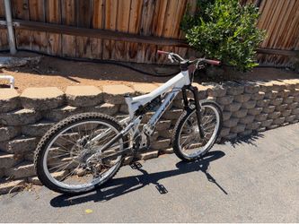 Intense Uzzi DH Mountain Bike