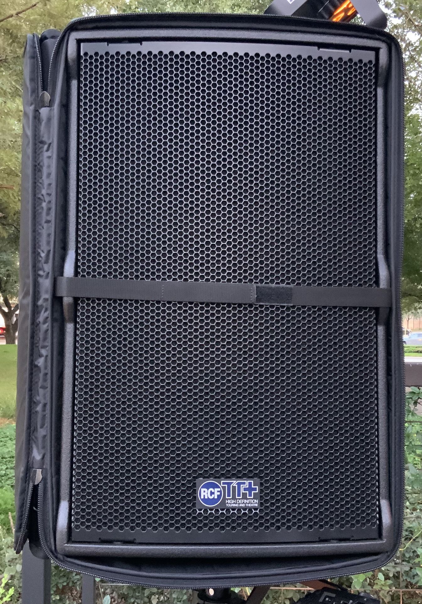 (2) RCF TT 25 A II Active High Output 15 Two Way Speakers