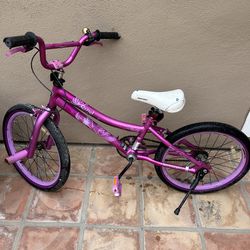 Unisex bike with free helmet