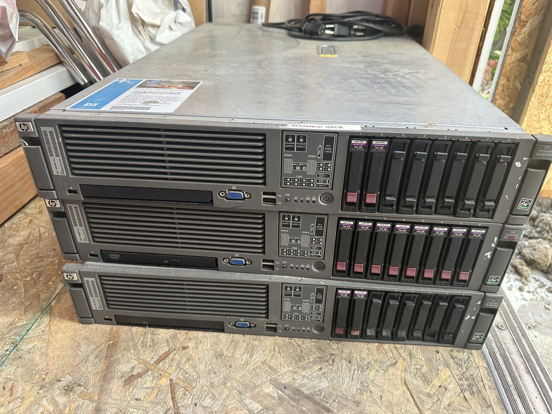 3x HP ProLiant DL385 G2 rackmount servers