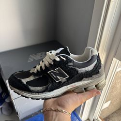 New Balance protection pack black and grey size 9.5M used