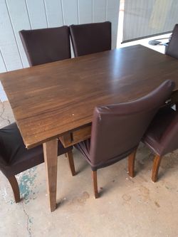 Classic Wonderful Dining Room Set