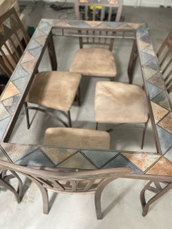 Dining table and 4 chairs