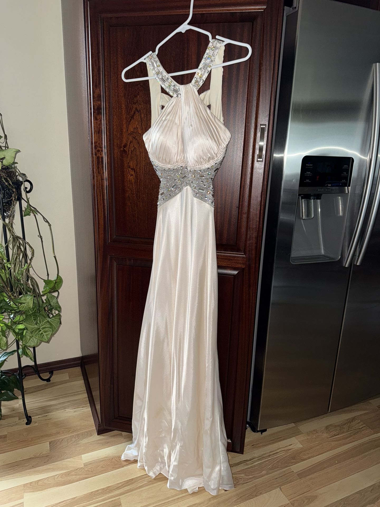 Size 4 Women’s Prom/wedding Dress