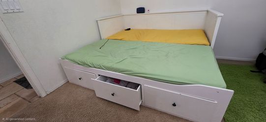 Day bed with storage drawers