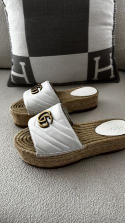 Gucci  Size 7  Color white