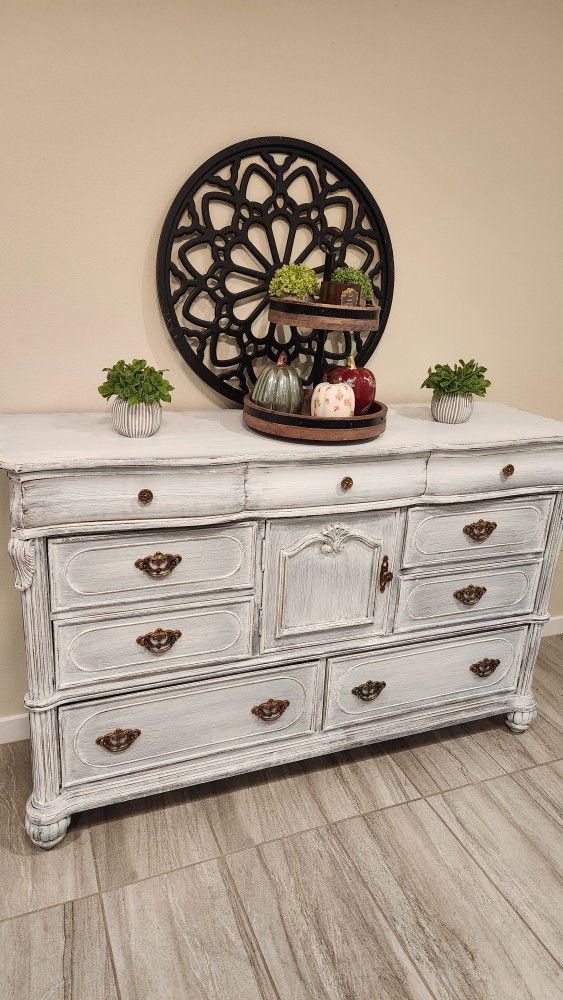 Dresser  .. Entry Table 