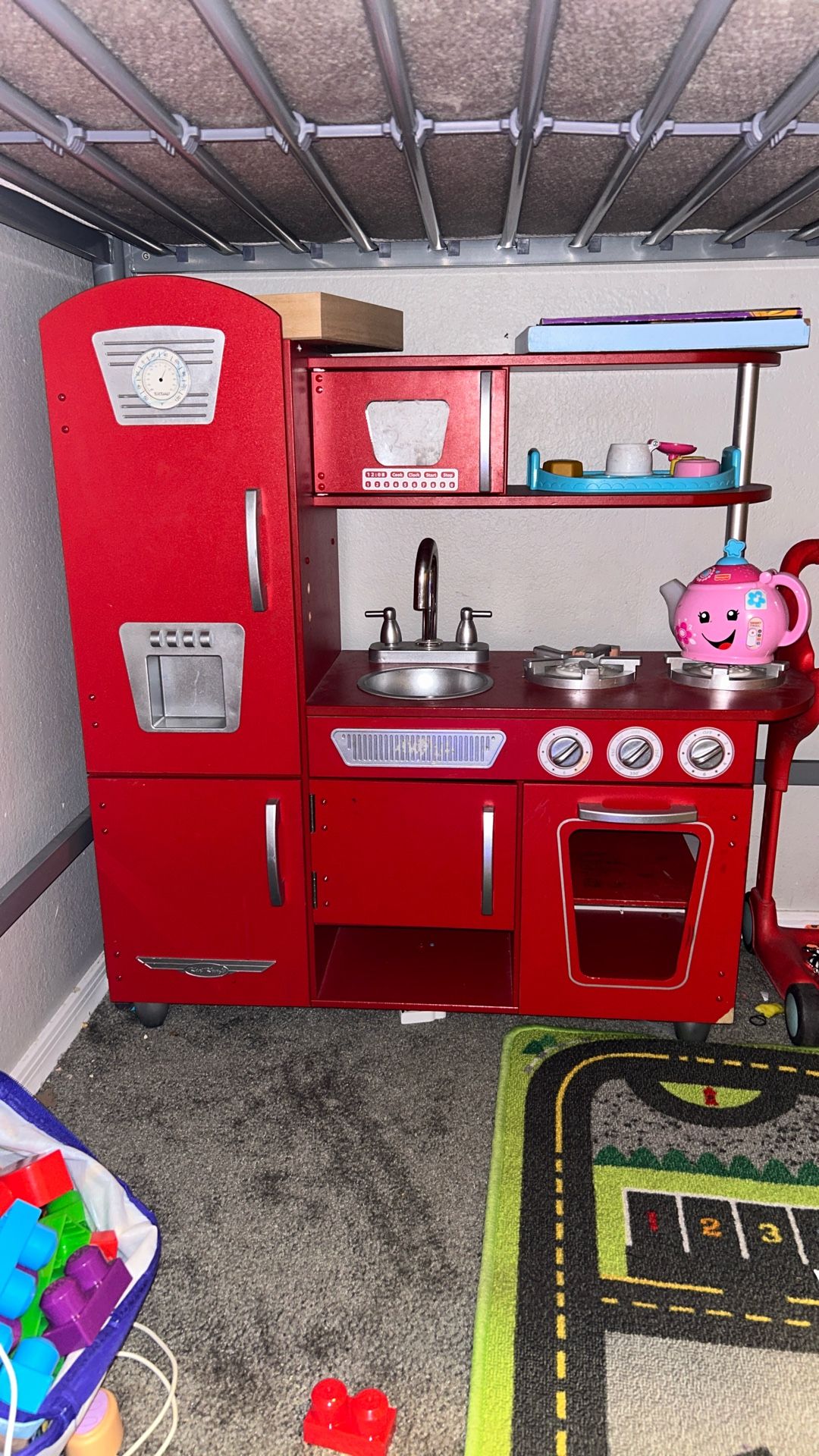 Kids Play Kitchen