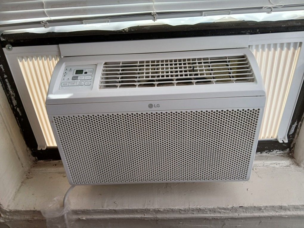 First come first pick up.
Ready to be picked up.
Window AC unit.
 LG 250 Sq foot 6000 BTU working like New with remote control.
Super compact to save 