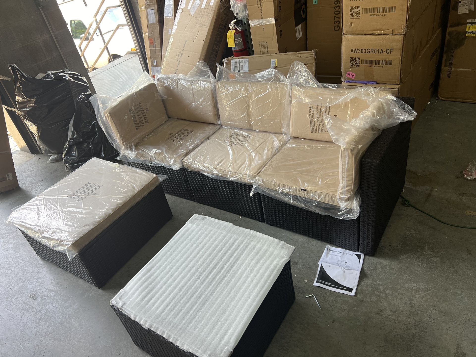 New, Outdoor Patio Furniture 5 - Piece Set(black Wicker