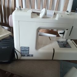 Kenmore Sewing Machine Moderna