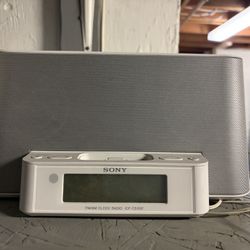 Sony Fm/Am Radio With Docking Station 