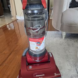 Heavy duty vacuum cleaner