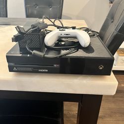 Xbox One With Controller/ Game