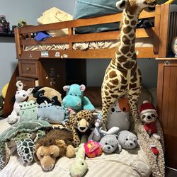 Full Lot Of Oversized Stuffed Animals. - Melissa & Doug Giant Giraffe, Turtle, Leopard And Others 