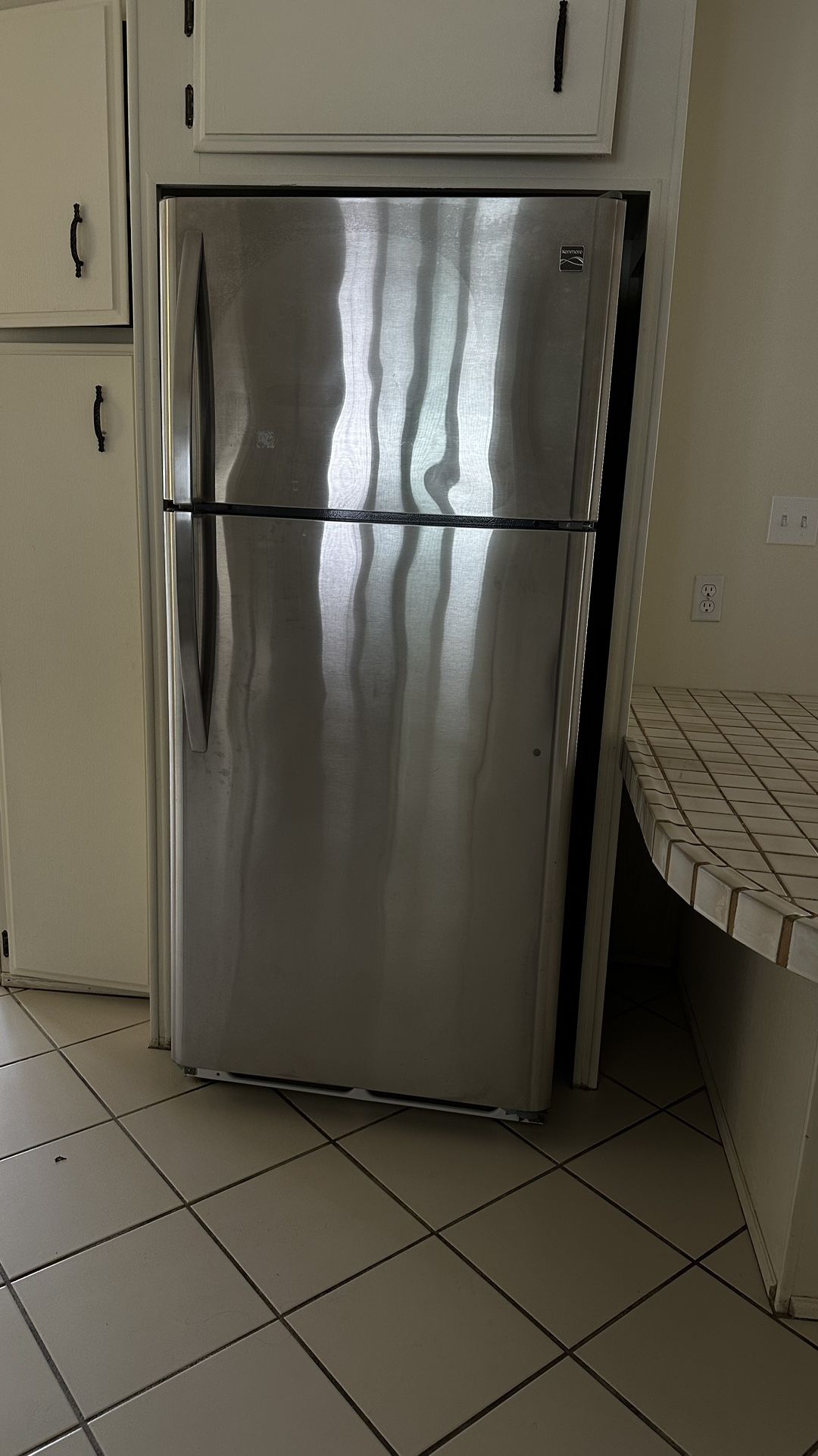 Stainless Steel Refrigerator. 18cubic Ft