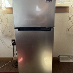 “Mini” fridge / freezer combo