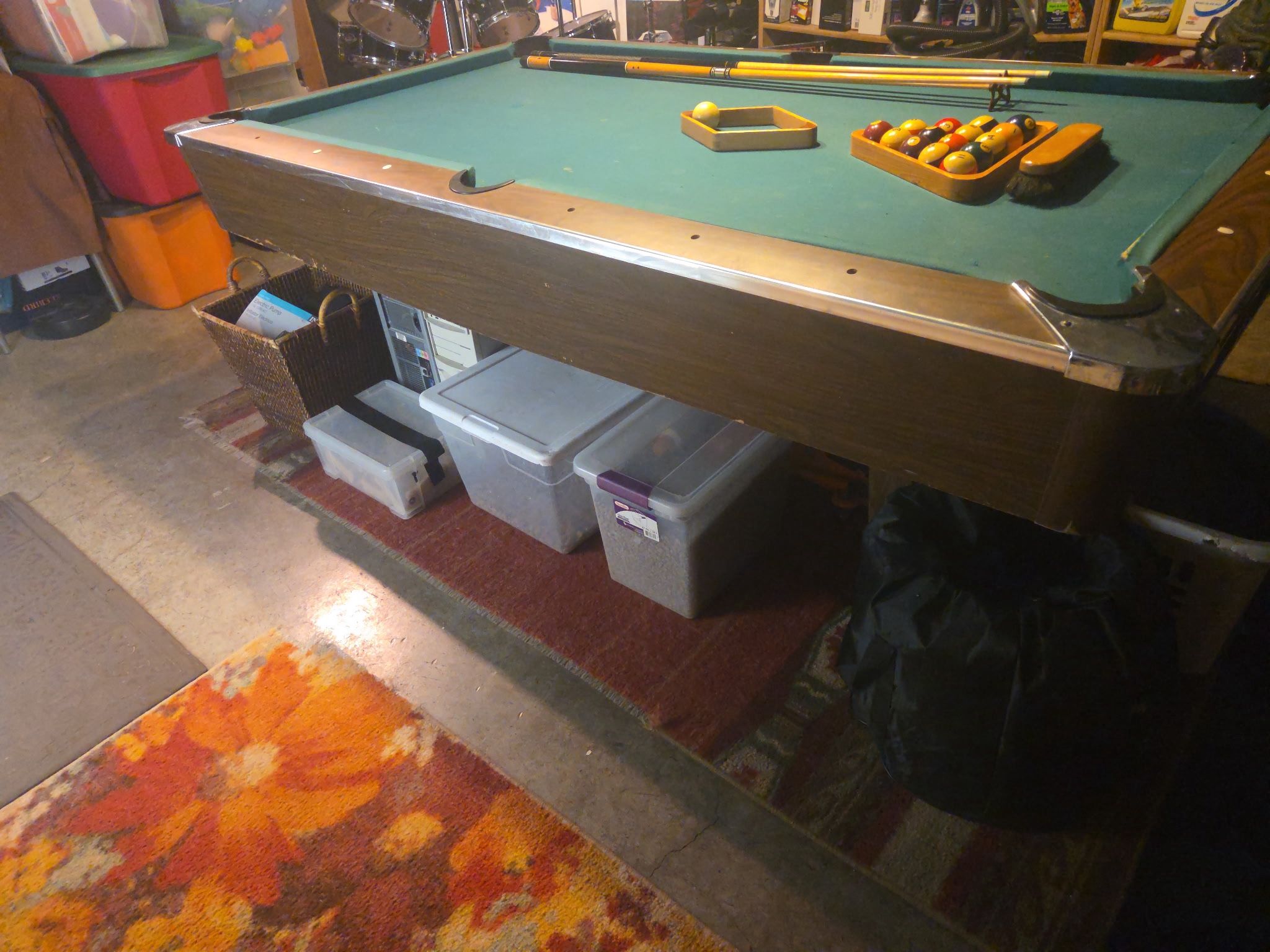 Pool Table With 2 Sticks
