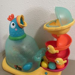Pop-a-Doodle-Doo Chicken Ball Popper