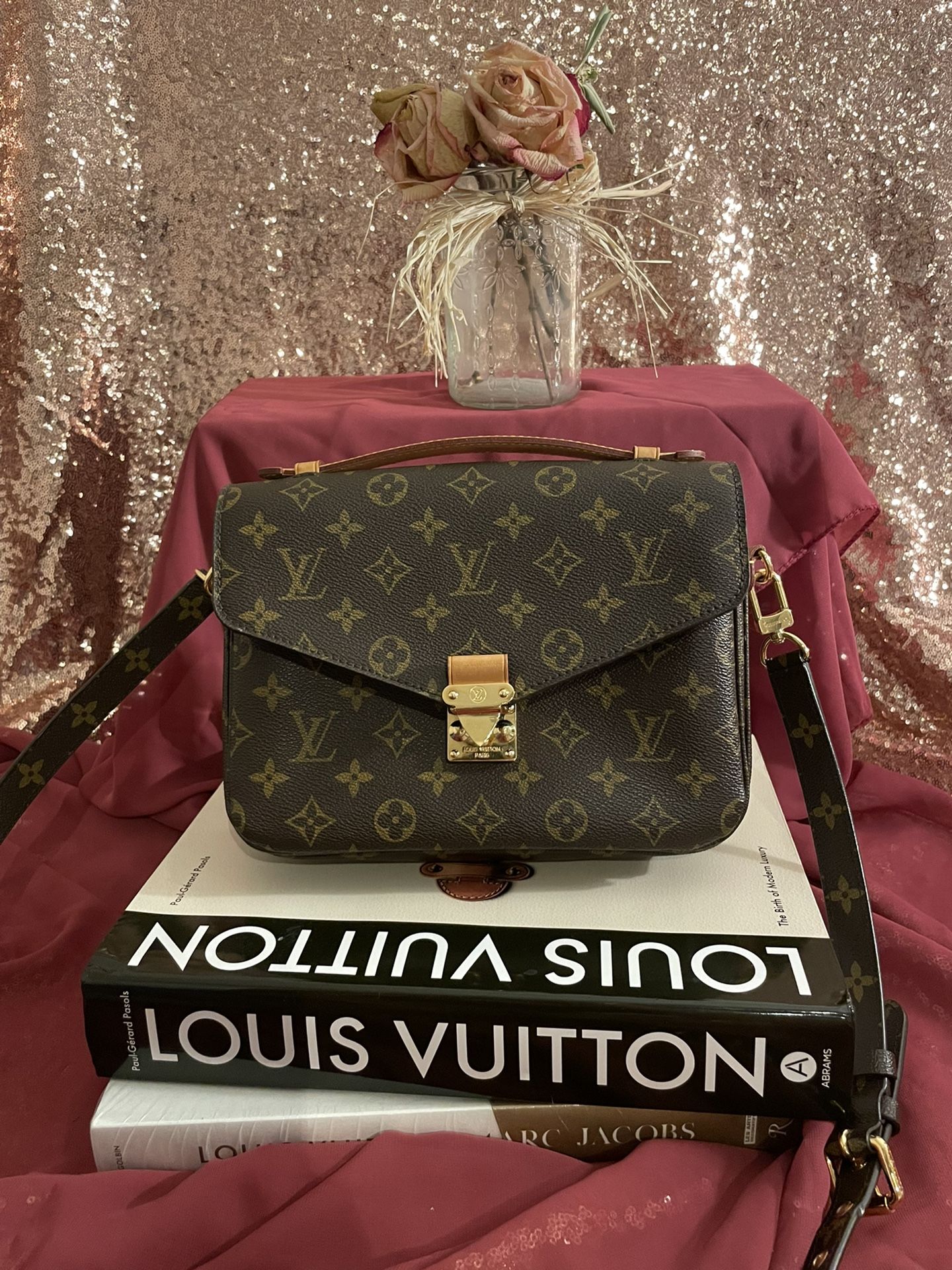 Louis Vuitton Messenger Bag for Sale in Phoenix, AZ - OfferUp
