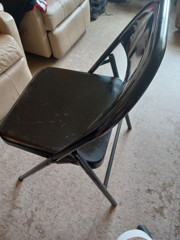 4 Chairs METAL For Activity, Used But Still Good Only Pick Up 