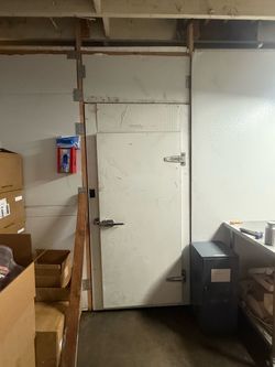 Refrigerator walk in door