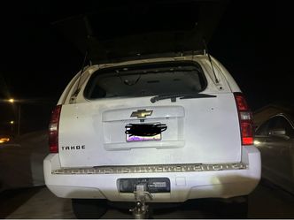 Chevy Tahoe tailgate