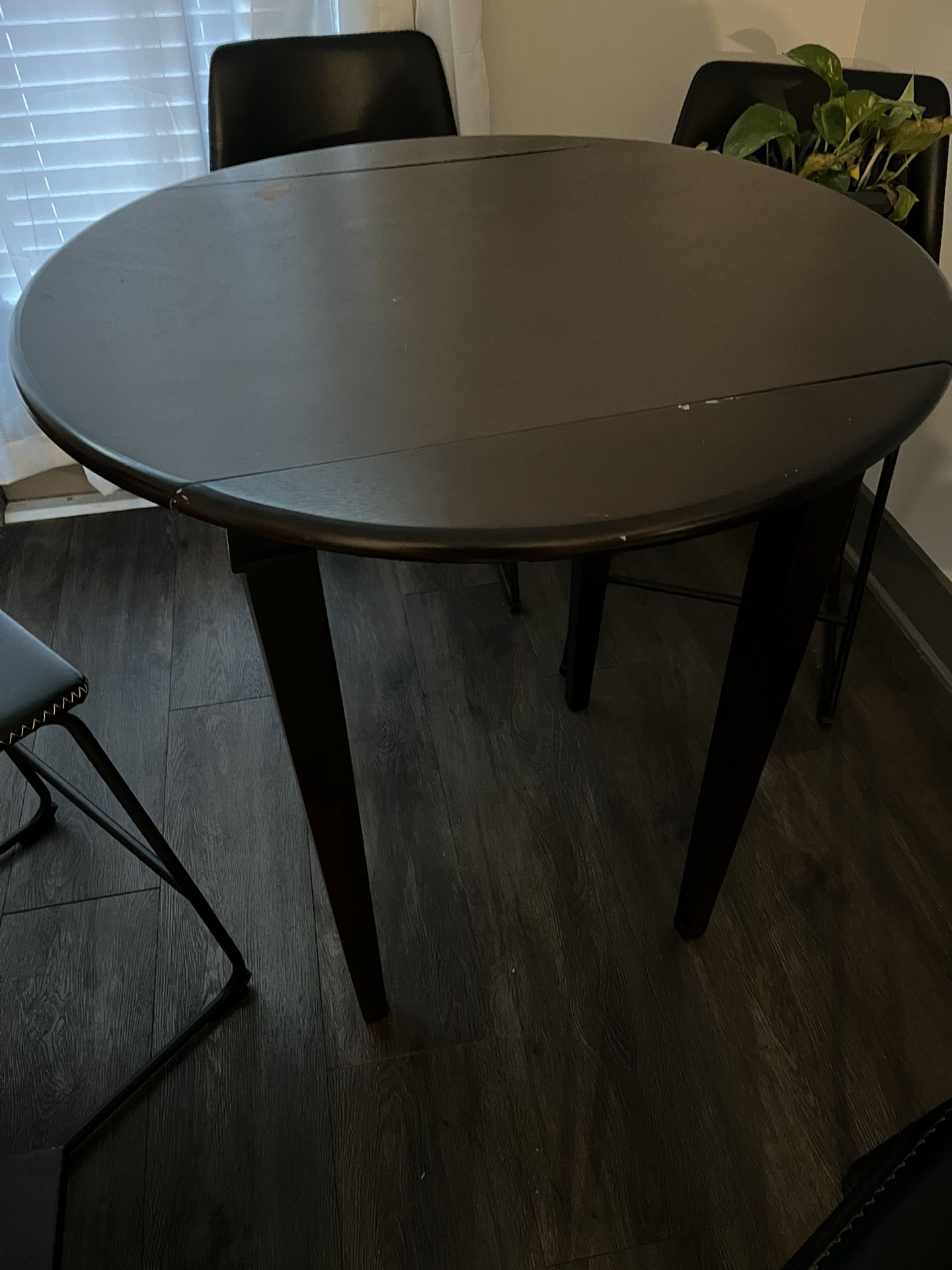 Small Table + 2 Stools