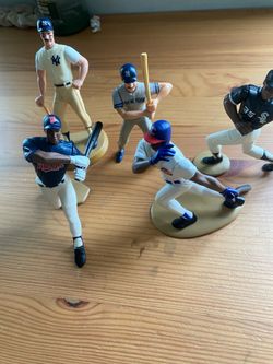 BASEBALL FIGURE LOT BOGGS,THOMAS,MATTLINGLY,SOSA AND MORE