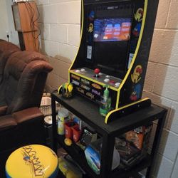 Pac Man Arcade Game ( 8 Games In One ) & Meta Quest  2 VR 