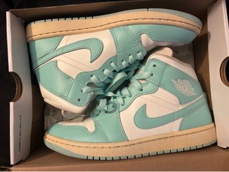 Nike Air Jordan Retro 1 size 8 women’s