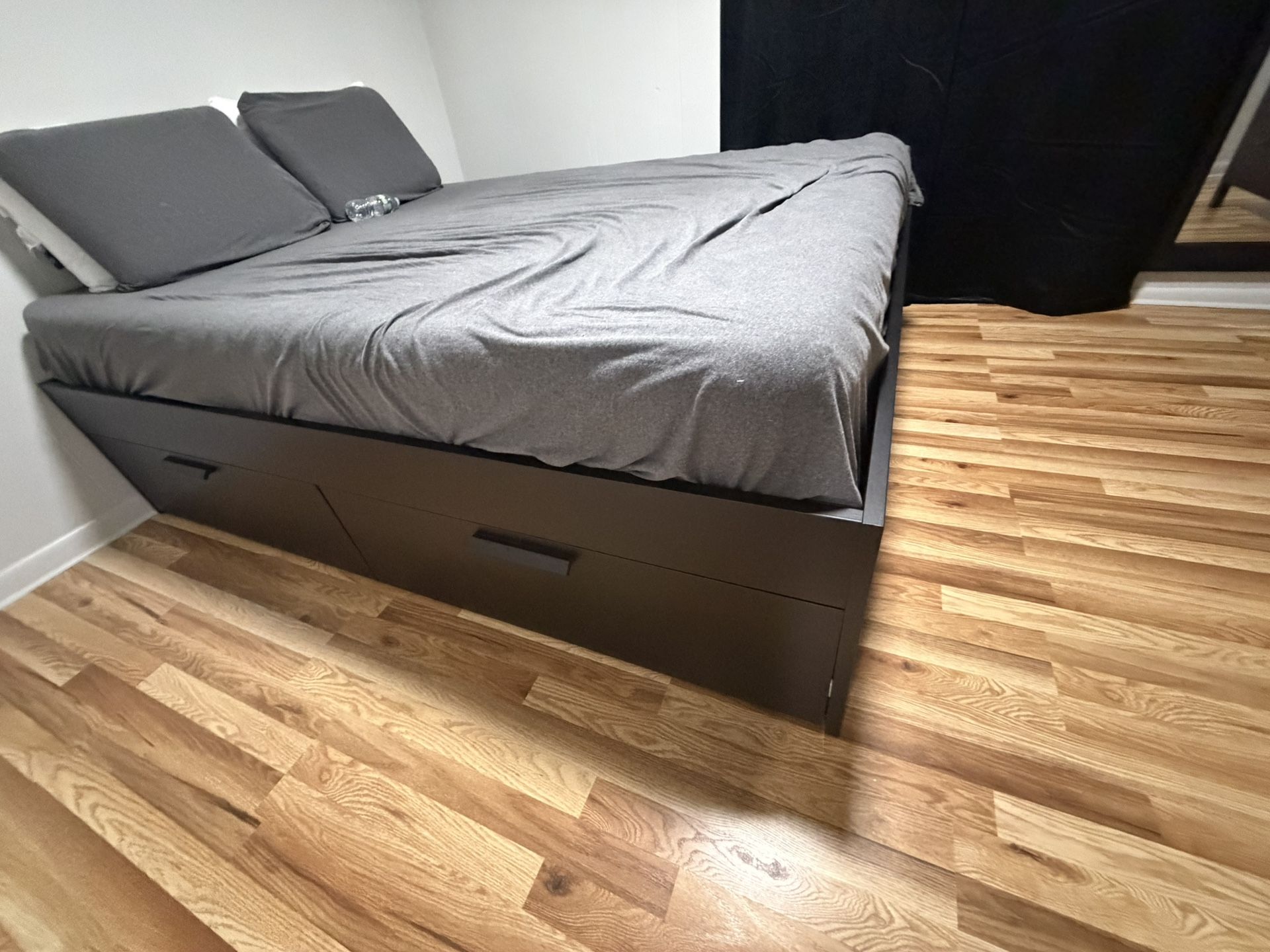 brand new bed only used for a few months