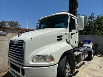 2016 PINNACLE CXU612 Mack