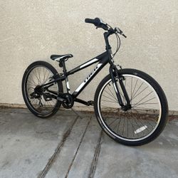 Like New - Trek 24” Wheels MT200 7 Speed Mountain Bike