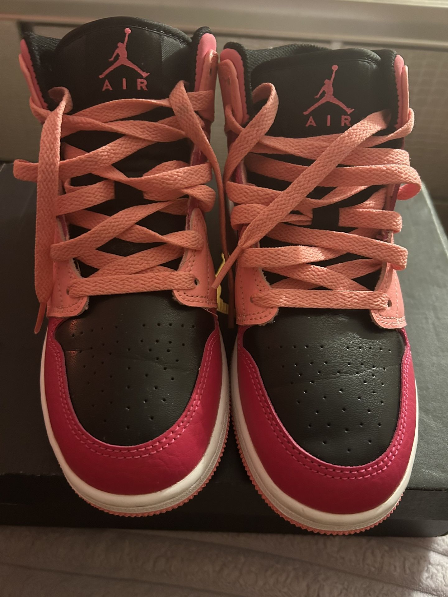 1 Mid GS pink Coral Chalk Worn Once 