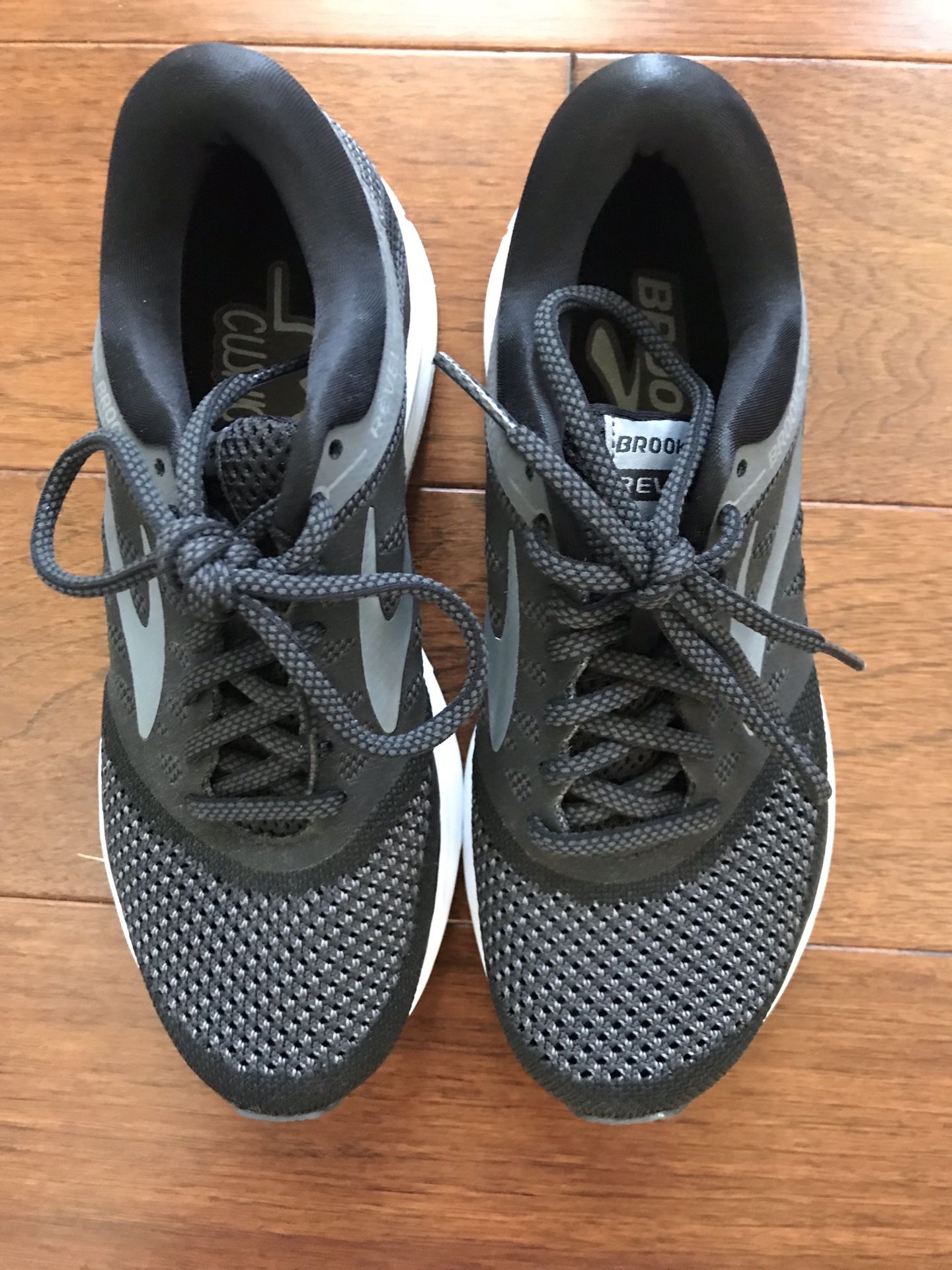 Women’s running shoes - Brooks Revel size 6M black