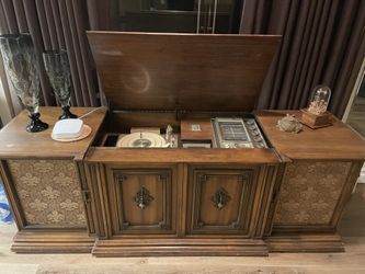 1967 Vintage Packard Bell Radio Cabinet