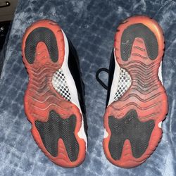 Bred 11’s Size 9