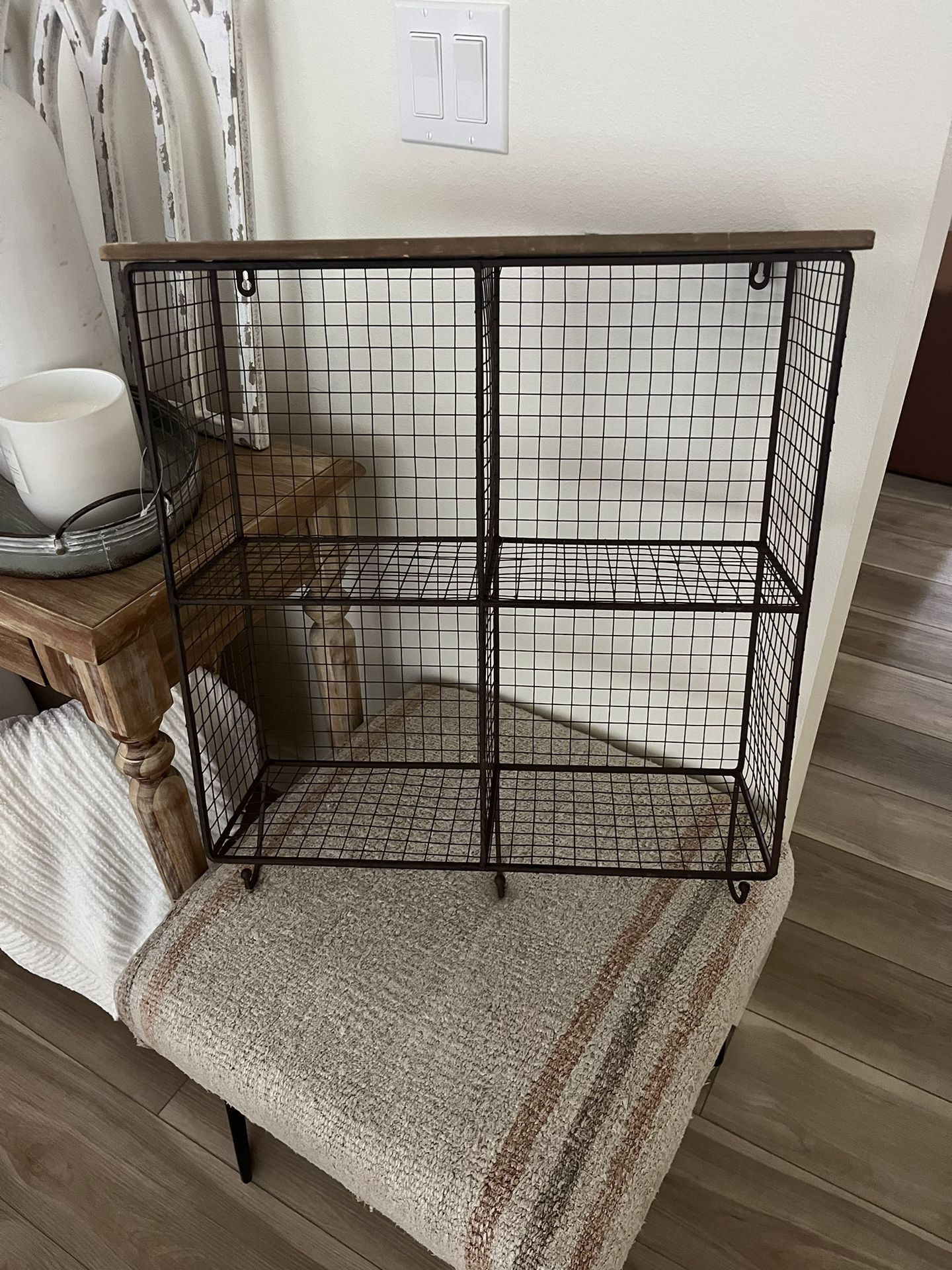 Metal Farmhouse Wall Rack With Hooks $25