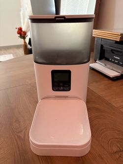 Automatic Pet Feeder with Timer and LCD Display