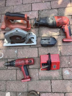 Sawzall - Circular Saw - Drill Heavy Duty And Charger  Milwaukee