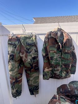 Authentic U.S. Army Set. Six sets available