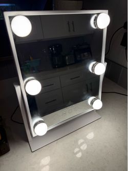 Vanity mirror