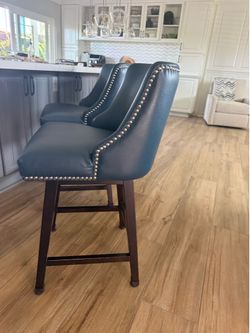 4 Counter-height Bar Stools